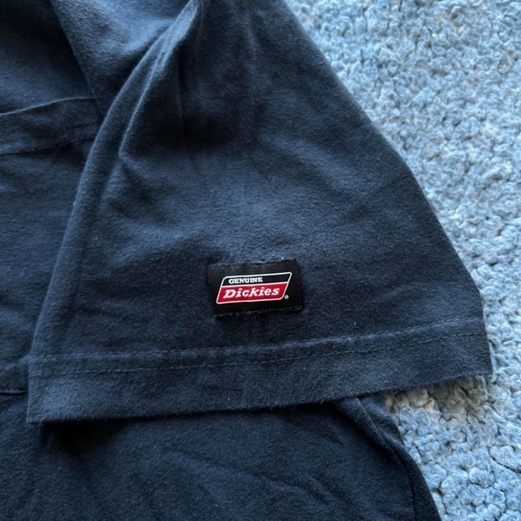 💨𝗡𝗔𝗩𝗬 𝗕𝗟𝗨𝗘 𝗗𝗜𝗖𝗞𝗜𝗘𝗦 𝗣𝗢𝗖𝗞𝗘𝗧 𝗧-𝗦𝗛𝗜𝗥𝗧💨 - Picture 4 of 5